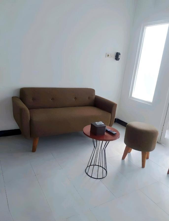Homestay Omah Putih Бантул Экстерьер фото